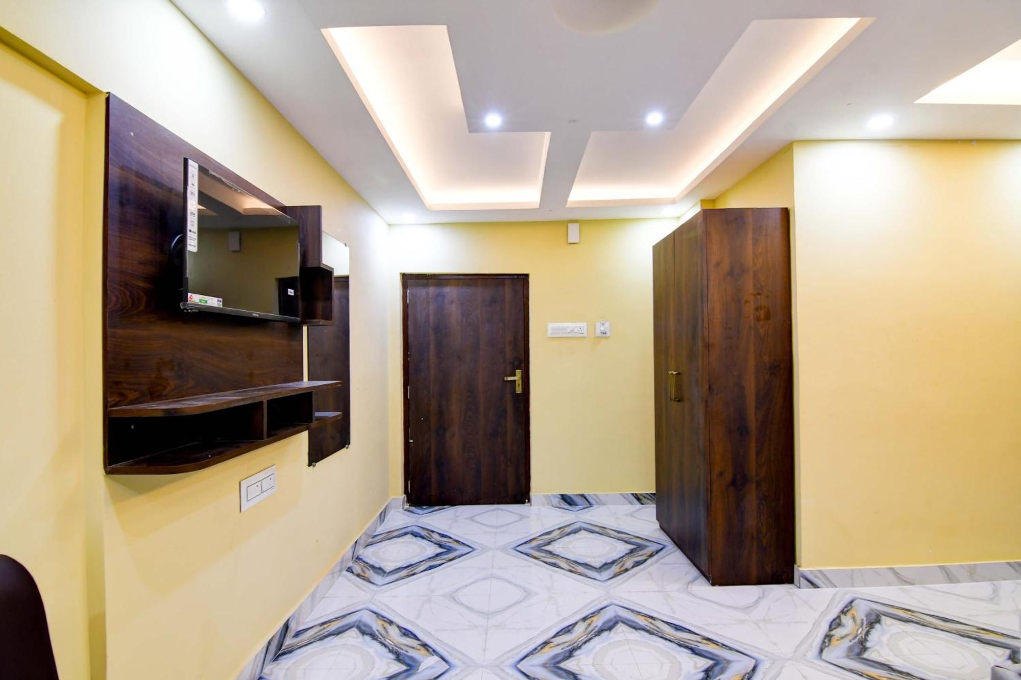 Hotel Super O The Crown Madhyamgram Kolkata